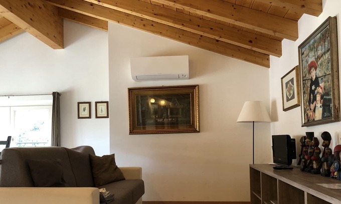 Albate Apartment | Apartment in villa sleeps 4, air conditioning, parking space, laundry