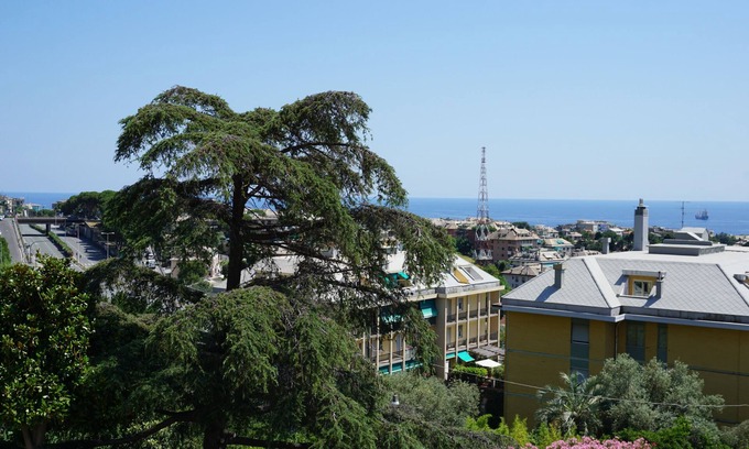 Quarto dei Mille Apartment | Apartment in villa with sea view