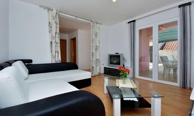 Zuljana Apartment | Apartment in Žuljana with Seaview, Terrace, Air condition, WIFI (3558-3)