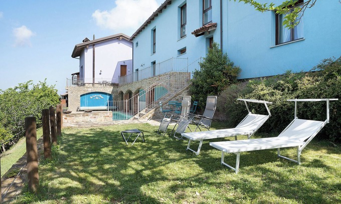 Cerretto Langhe Apartment | Apartment 'La Corte di Langa Alloggio Agata' with Shared Pool & Wi-Fi