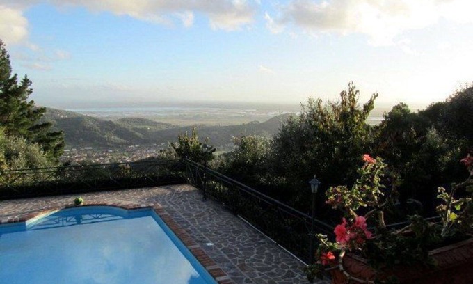 Corsanico-Bargecchia Apartment | Apartment with A/C, WIFI, pool, TV, patio, pets allowed, panoramic view, parking, close to Viareggio