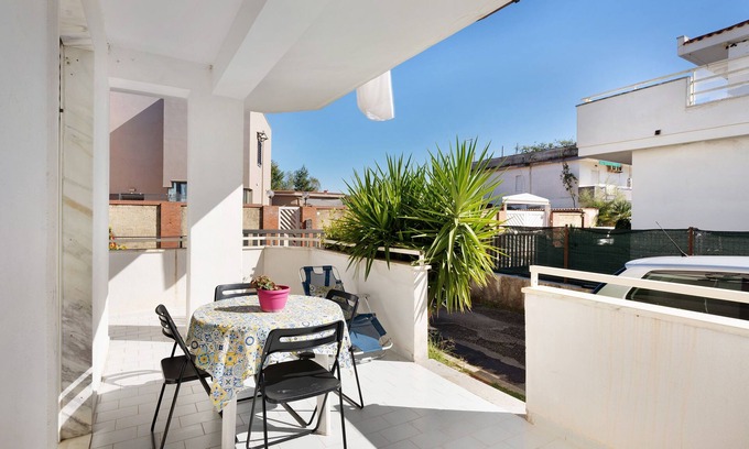 Lago Patria Apartment | Apartment "Casa Martina" with Private Terrace & Wi-Fi