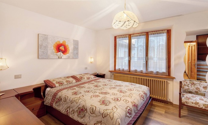 Isolaccia Apartment | Apartment 'A Due Passi Valdidentro' near Ski Lifts with Mountain View & Wi-Fi