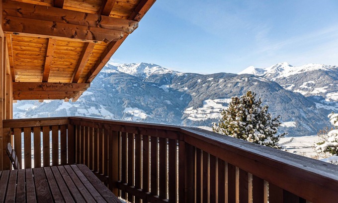 Gattererberg Apartment | Apartment "Kellerjoch" with Mountain View, Wi-Fi & Balcony