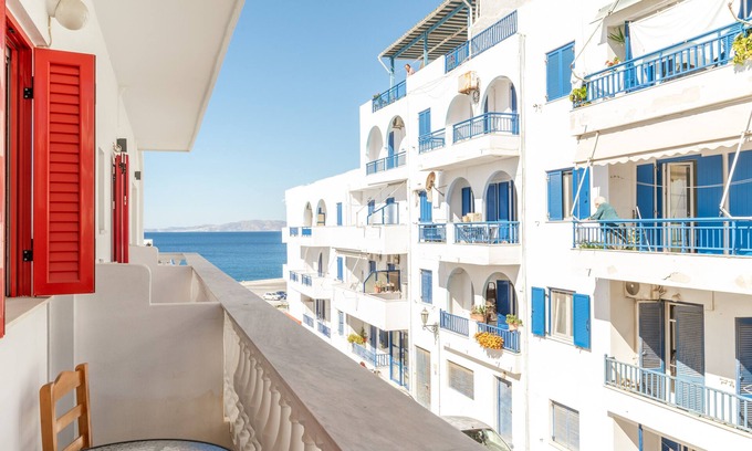 Tinos Apartment | Apartment 'Kleris 3 Tinos' with Sea View, Wi-Fi and Air Conditioning
