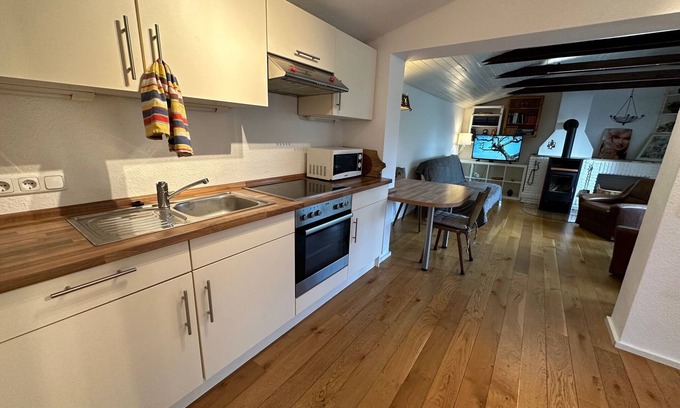 Brunsbuttel Apartment | Apartment 'Koje' with Private Terrace, Shared Garden and Wi-Fi