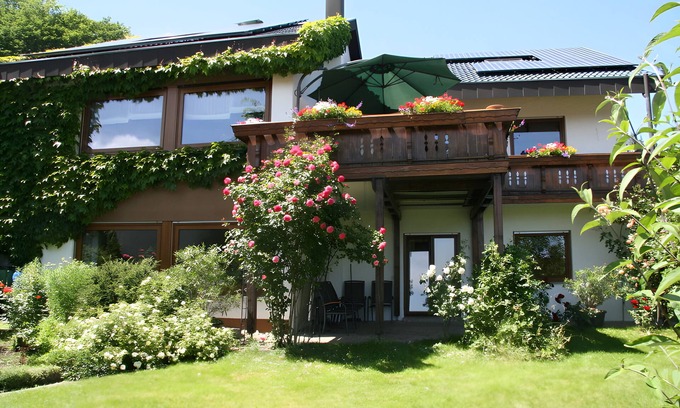 Albstadt Apartment | Apartment 'Kreuzbühl' with Terrace, Garden and Wi-Fi