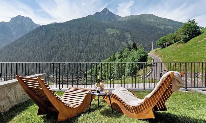Rabbi Apartment | Apartment 'La Casa Di Larice in Val di Sole' with Mountain View, Private Terrace and Wi-Fi