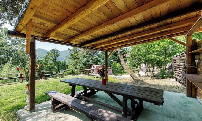 Varazze House | Apartment 'La Liguria Tra Gli Ulivi 2' with Mountain View, Wi-Fi and Air Conditioning