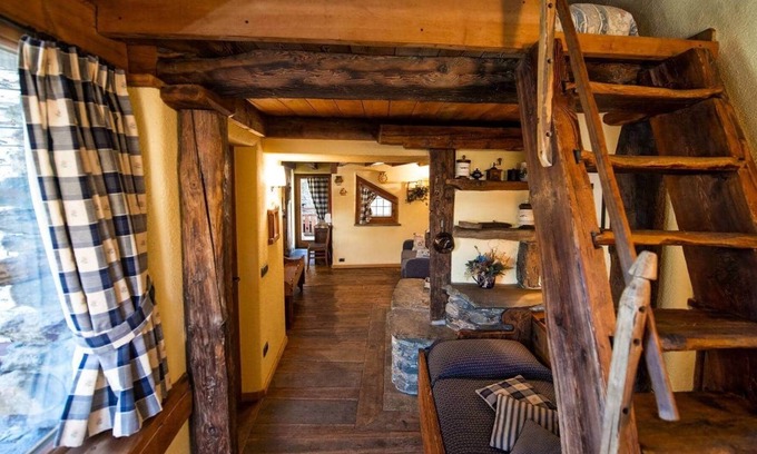 Grand Haury Apartment | Apartment "La Méizòn de Felise - La Méizón" with Mountain View, Shared Garden & Wi-Fi