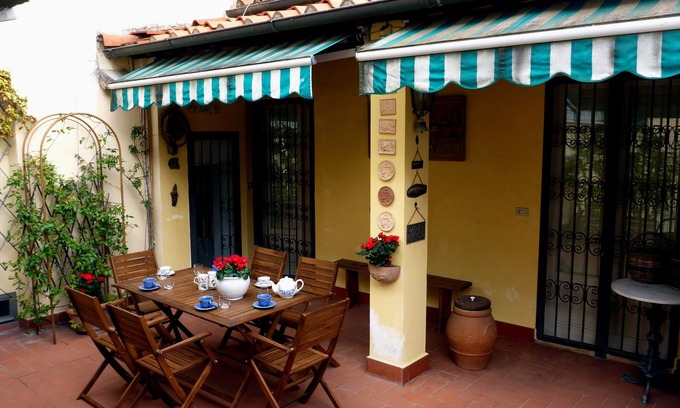 Santa Croce Apartment | Apartment LA TERRAZZA, between Ponte Vecchio and Piazza Santa Croce