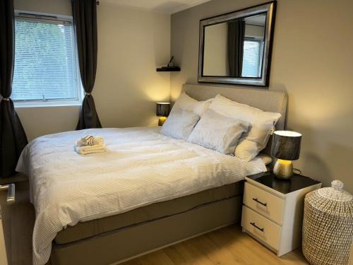 Ytrebygda Apartment | Apartment Lagunen with Terrace, Grill and Free Parking