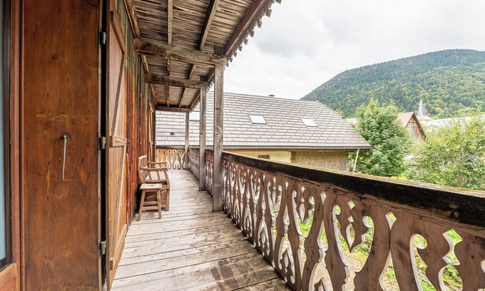 Aillon-le-Jerune Apartment | Apartment 'Le Grizzli' with balcony
