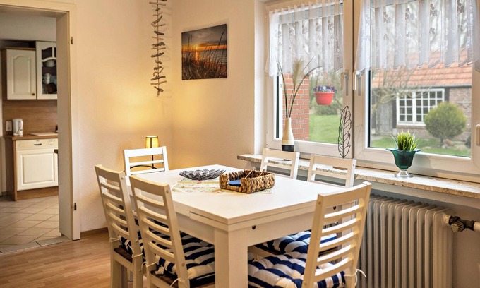 Hinrichsfehn Apartment | Apartment "Llojan" Close to the North Sea with Wi-Fi, Shared Terrace & Garden