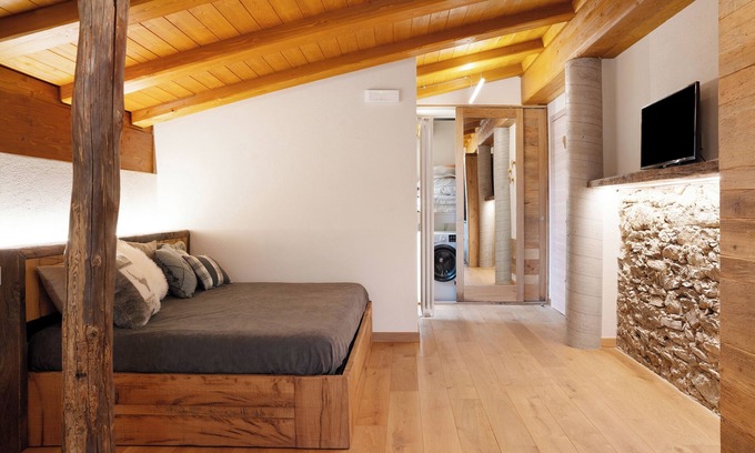 Roccabruna Apartment | Apartment 'Locanda Ca Bianca - Mini Suite' in Valle Mair with Mountain View
