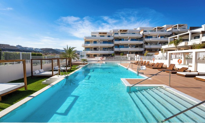 La Cala de Mijas Apartment | Apartment Lotus 486 with Shared Pool, Terrace & Wi-Fi