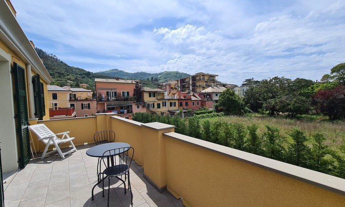 Levanto House | Apartment M with private balcony
