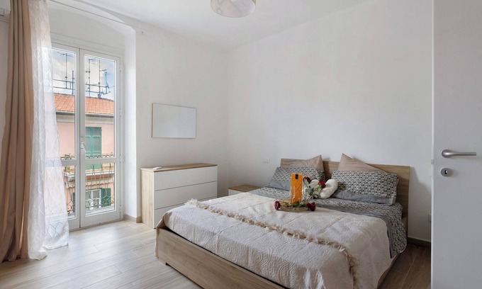 La Spezia Apartment | Apartment 'Maestrale' with Private Terrace, Wi-Fi and Air Conditioning
