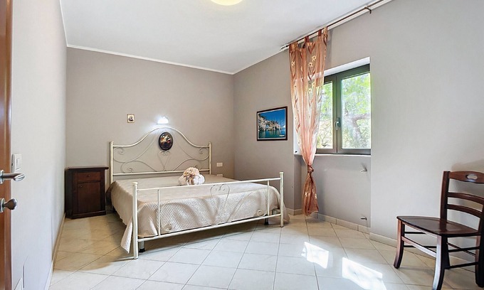 Chiesiola Apartment | Apartment 'Mapa Corbezzolo' with Sea View, Wi-Fi and Air Conditioning