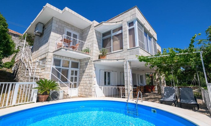 Orasac Apartment | Apartment MARIO - veliki stan za odmor - terasa- vrt - bazen - pogled more, izoliran