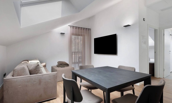 Laives Apartment | Apartment 'Maso Renner 5' with Mountain View, Wi-Fi and Air Conditioning
