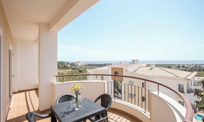Albardeira Apartment | Apartment "Meia Praia Beach" with Sea View, Pool, Wi-Fi, Balcony & Garden