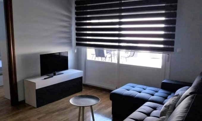 Milagro Apartment | Apartment 'Miralrio 2' with Private Terrace, Wi-Fi and Air Conditioning
