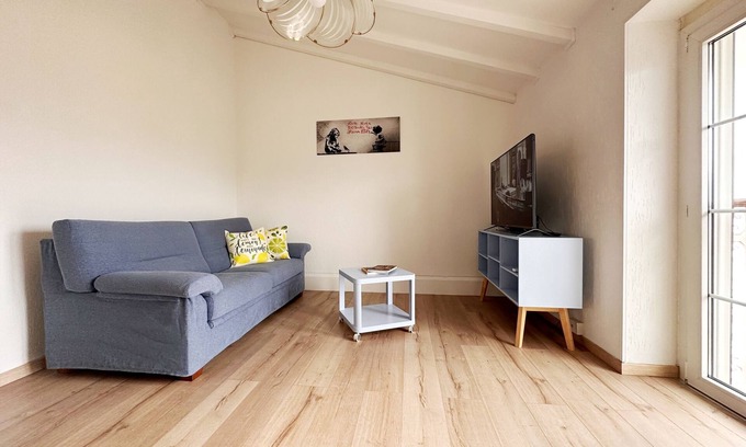 Montinelle Apartment | Apartment 'Montinelle' with Lake View, Wi-Fi and Air Conditioning