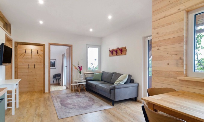 Donaueschingen Apartment | Apartment 'Morning Sun' with Shared Garden and Wi-Fi