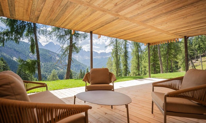 Funes Apartment | Apartment 'Munt Dolomiti Farm' with Lake View, Shared Terrace and Wi-Fi