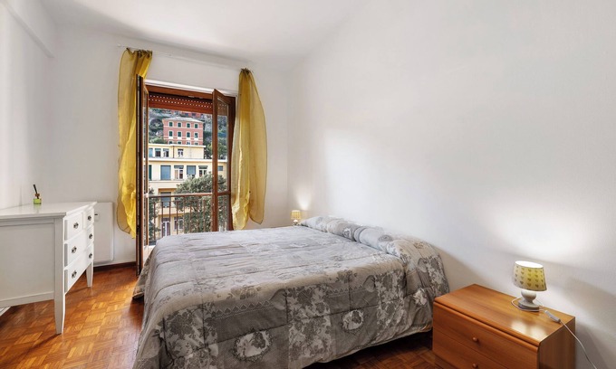 Recco Apartment | Apartment 'Natalina' with Balcony, Wi-Fi and Air Conditioning