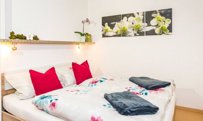 Rheinau Apartment | Apartment 'NaturPur' with Shared Terrace, Shared Garden and Wi-Fi