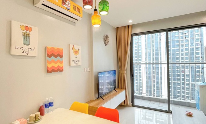 Gia Lam Apartment | Apartment near Artificial Beach, city view