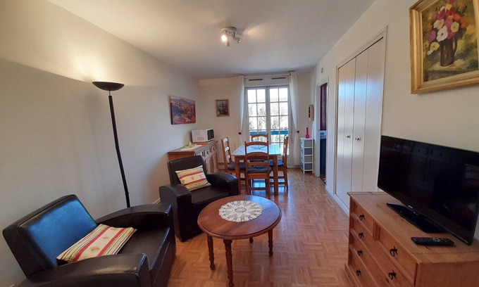 La Roche-Posay Apartment | Apartment near Saint Roch Spa with wifi and pets allowed