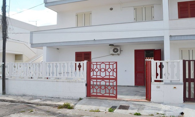 San Foca Apartment | Apartment Near the Beach with Air Conditioning; Pets Allowed