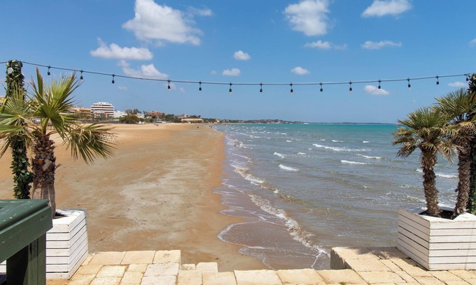 Pozzallo Apartment | Apartment near the sea with open terrace and balcony