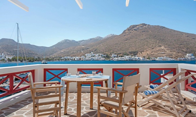 Katapola Apartment | Apartment 'Nicolas House 1' with Sea View, Wi-Fi and Air Conditioning