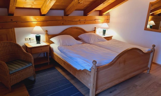 Ettal Apartment | Apartment No. 2 (2 beds.) - Landhaus Eduard Heigl