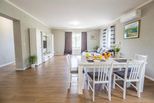 Zaton Doli Apartment | Apartment Noah and Matija