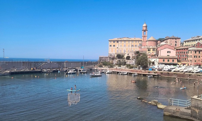 Nervi Apartment | Apartment 'Nonno Enzo' with Air Conditioning