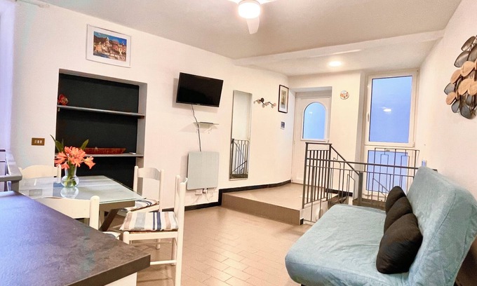 Corniglia Apartment | Apartment on 2 levels in the historic center of Corniglia