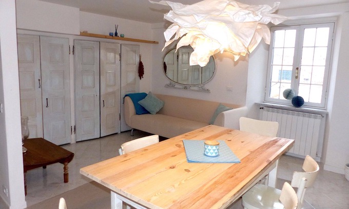 Imperia Apartment | APARTMENT ON THE PARASIO: in the quiet old town, walking distance to the beach