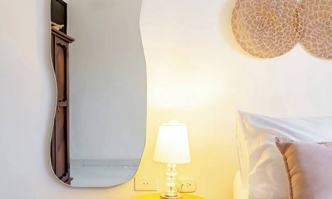 Comuna 2 Apartment | Apartment One street from the Beach Center Parque de los Novios