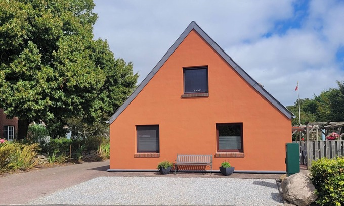 Oesterwurth House | Apartment 'Op´n Doerp' with Private Terrace, Private Garden and Wi-Fi