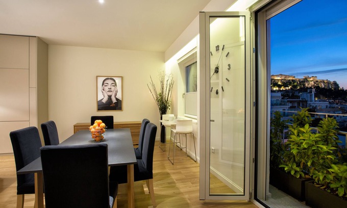 Plaka Apartment | Apartment overlooking the Central Acropolis