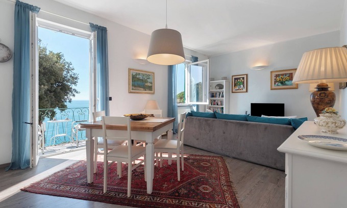 Sori Apartment | Apartment 'Paradise Suite' with Sea View, Wi-Fi and Air Conditioning