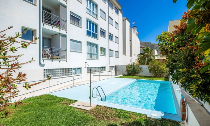Puerto de Pollensa Apartment | Apartment 'Pollentia Mar' with Shared Pool, Wi-Fi and Air Conditioning