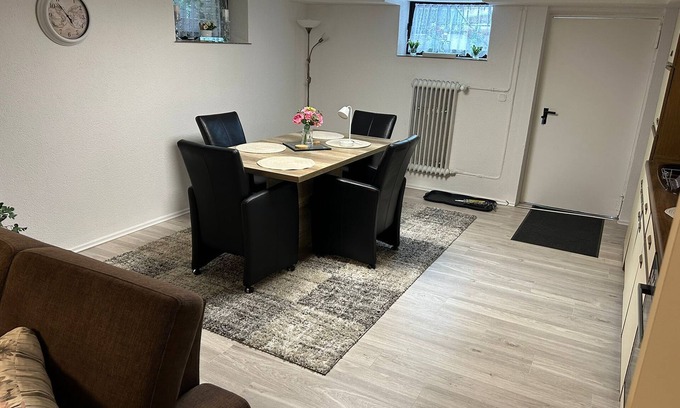 Geilenkirchen Apartment | Apartment 'Princesa' with Shared Garden and Wi-Fi