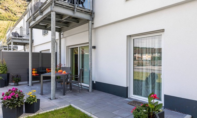 Leutesdorf Apartment | Apartment 'Punkt15' with Private Terrace, Private Garden and Wi-Fi
