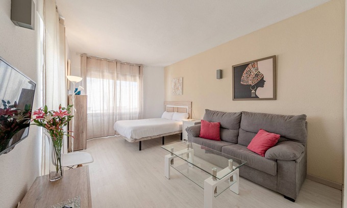 Los Remedios Apartment | Apartment 'Resit' with Wi-Fi and Air Conditioning